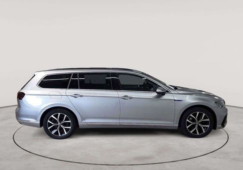 Volkswagen Passat, 2021