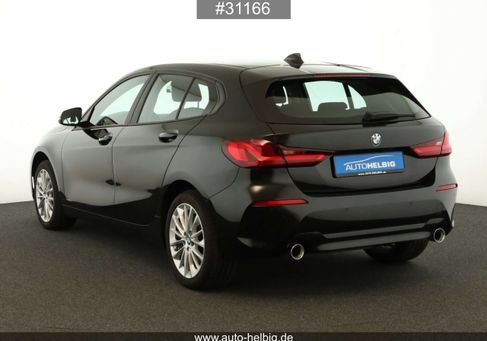 BMW 120, 2023 3