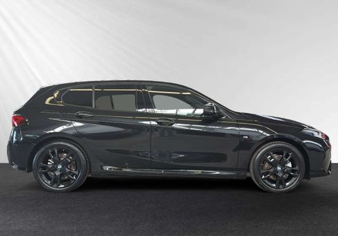 BMW 120, 2025 2