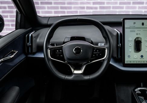 Volvo EX30, 2024 3