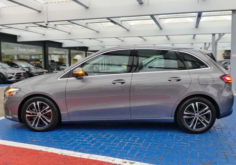 Mercedes-Benz B 180, 2024