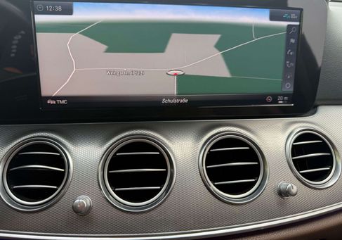 Mercedes-Benz E 300, 2018 3