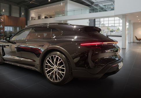 Porsche Taycan, 2022