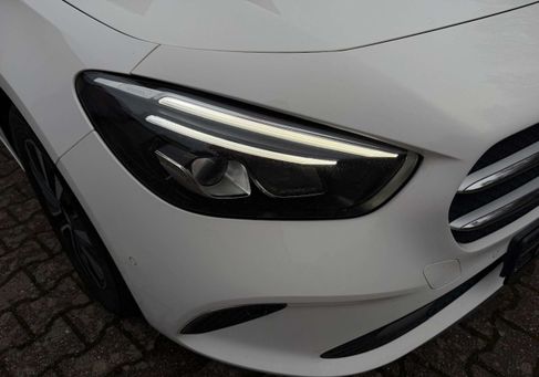 Mercedes-Benz B 180, 2021