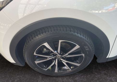 Toyota C-HR, 2024 3