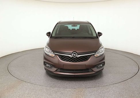 Opel Zafira, 2018