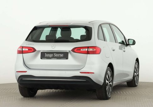 Mercedes-Benz B 250, 2022