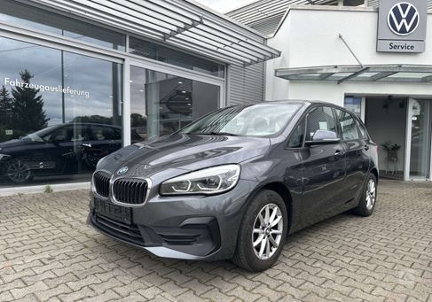 BMW 216, 2021