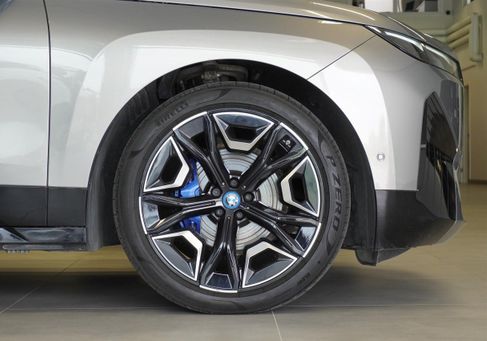 BMW iX, 2024