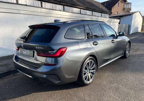 BMW 330, 2021