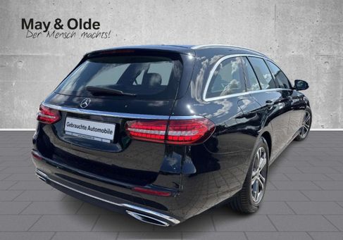 Mercedes-Benz E 220, 2023 3