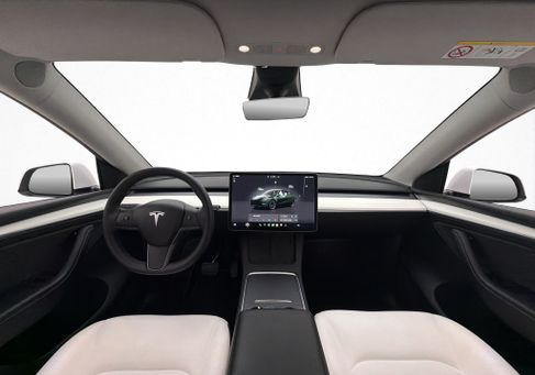 Tesla Model Y, 2022