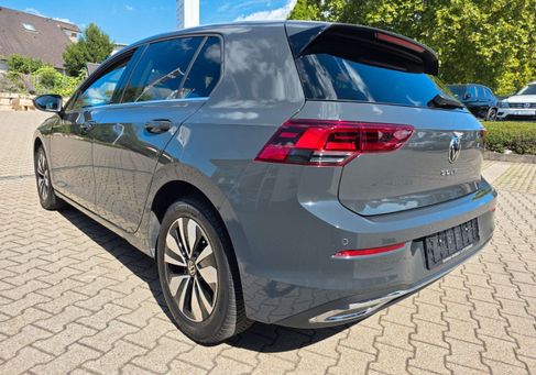 Volkswagen Golf, 2024 3