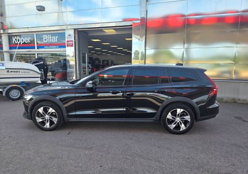 Volvo V60 Cross Country, 2021