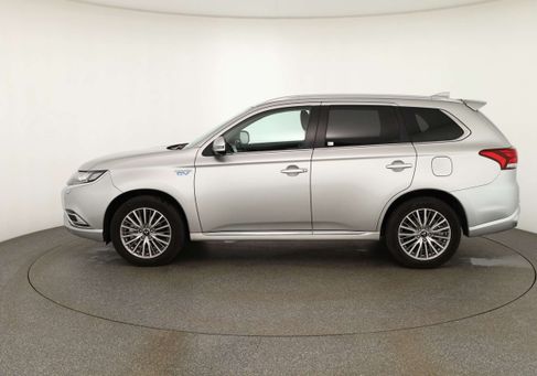 Mitsubishi Outlander, 2020