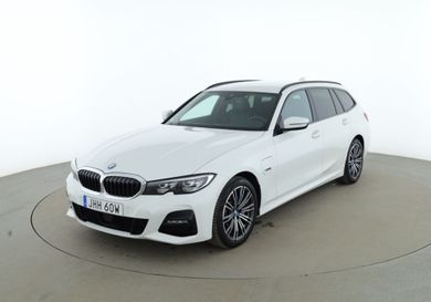 BMW 330, 2022