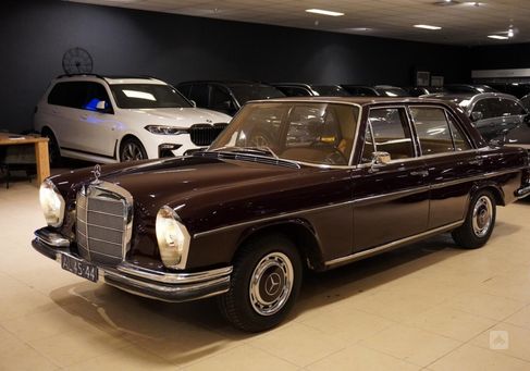 Mercedes-Benz 250, 1966