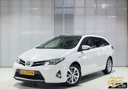 Toyota Auris Touring Sports, 2015