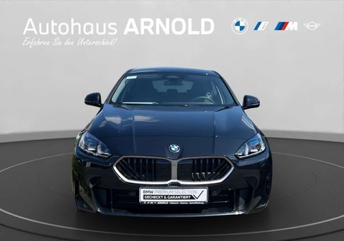 BMW 120, 2025 3