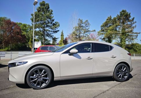 Mazda 3, 2025