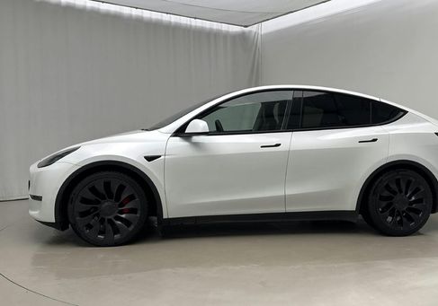 Tesla Model Y, 2022
