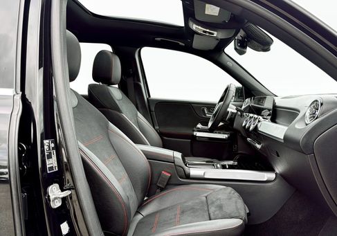 Mercedes-Benz GLB 200, 2025