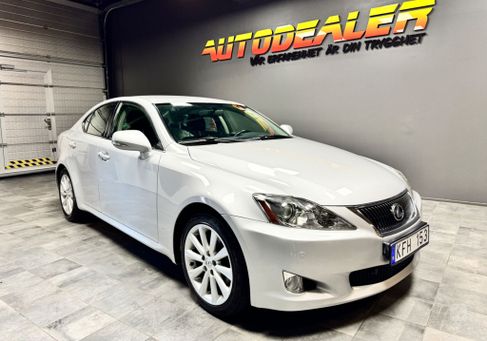 Lexus IS, 2010