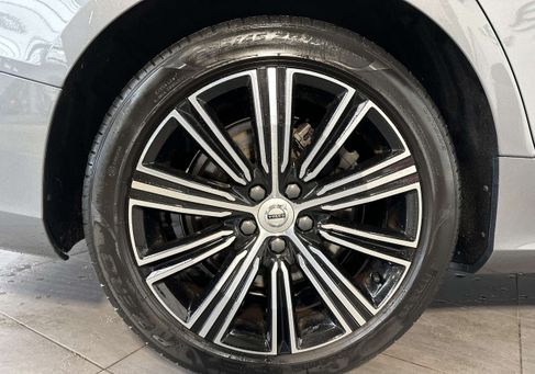 Volvo V60, 2021