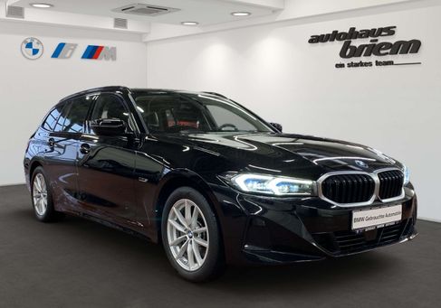 BMW 330, 2022