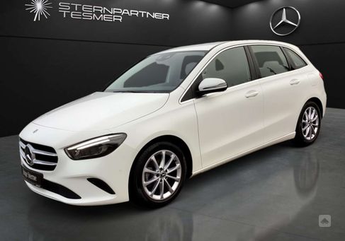 Mercedes-Benz B 180, 2022