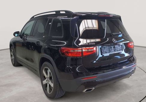 Mercedes-Benz GLB 250, 2022