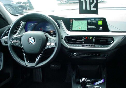 BMW 118, 2022