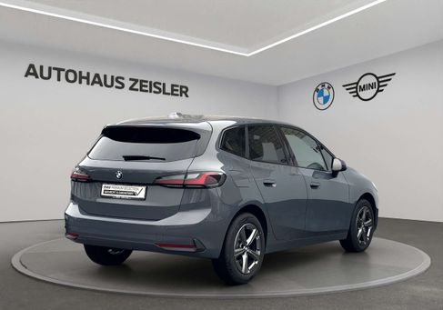 BMW 220, 2025 2