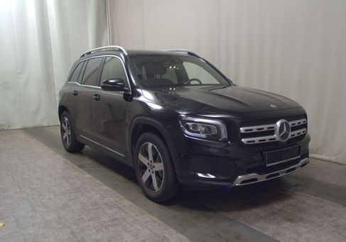Mercedes-Benz GLB 200, 2021 3