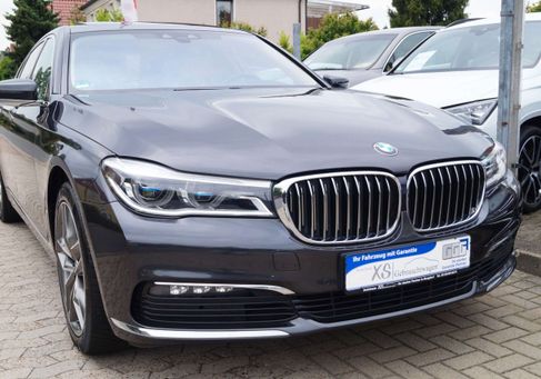 BMW 730, 2017