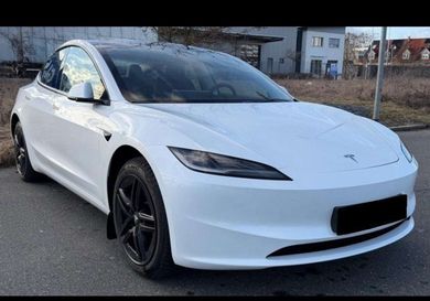 Tesla Model 3, 2024