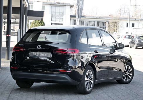 Mercedes-Benz B 200, 2021