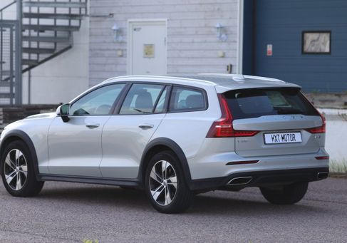 Volvo V60 Cross Country, 2021