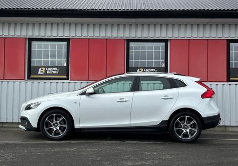 Volvo V40 Cross Country, 2016