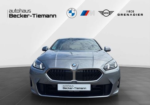 BMW 120, 2025