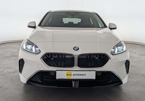 BMW 120, 2025