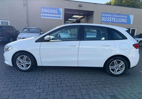 Mercedes-Benz B 180, 2020 3