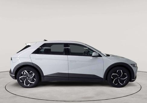 Hyundai IONIQ, 2023 3