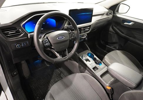 Ford Kuga, 2025