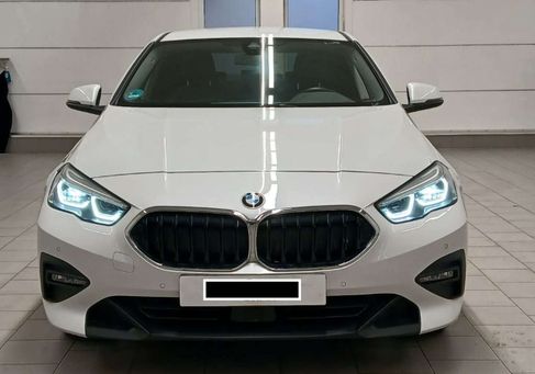 BMW 218, 2023