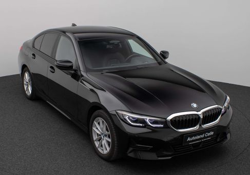 BMW 330, 2021