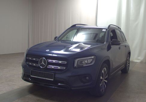 Mercedes-Benz 220, 2022