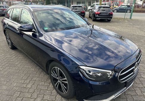 Mercedes-Benz E 220, 2022