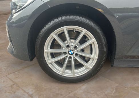 BMW 330, 2021