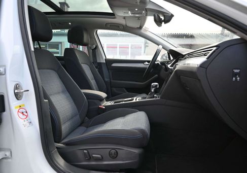 Volkswagen Passat Variant, 2022